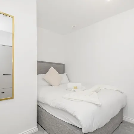 Apartment Spot For Couplesfamilies - Pass The Keys *