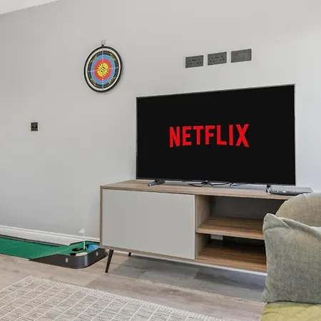 Spot For Couplesfamilies - Pass The Keys Apartment