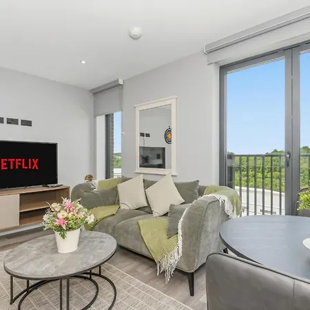 Apartment Spot For Couplesfamilies - Pass The Keys *