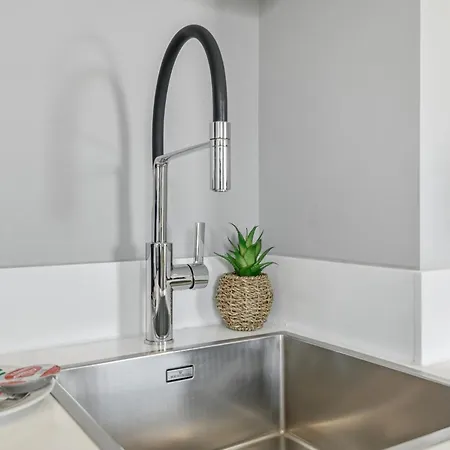 Apartment Spot For Couplesfamilies - Pass The Keys *