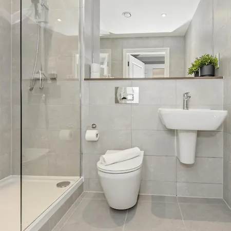 Spot For Couplesfamilies - Pass The Keys * Leeds (West Yorkshire)