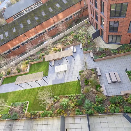 Spot For Couplesfamilies - Pass The Keys * Leeds (West Yorkshire)